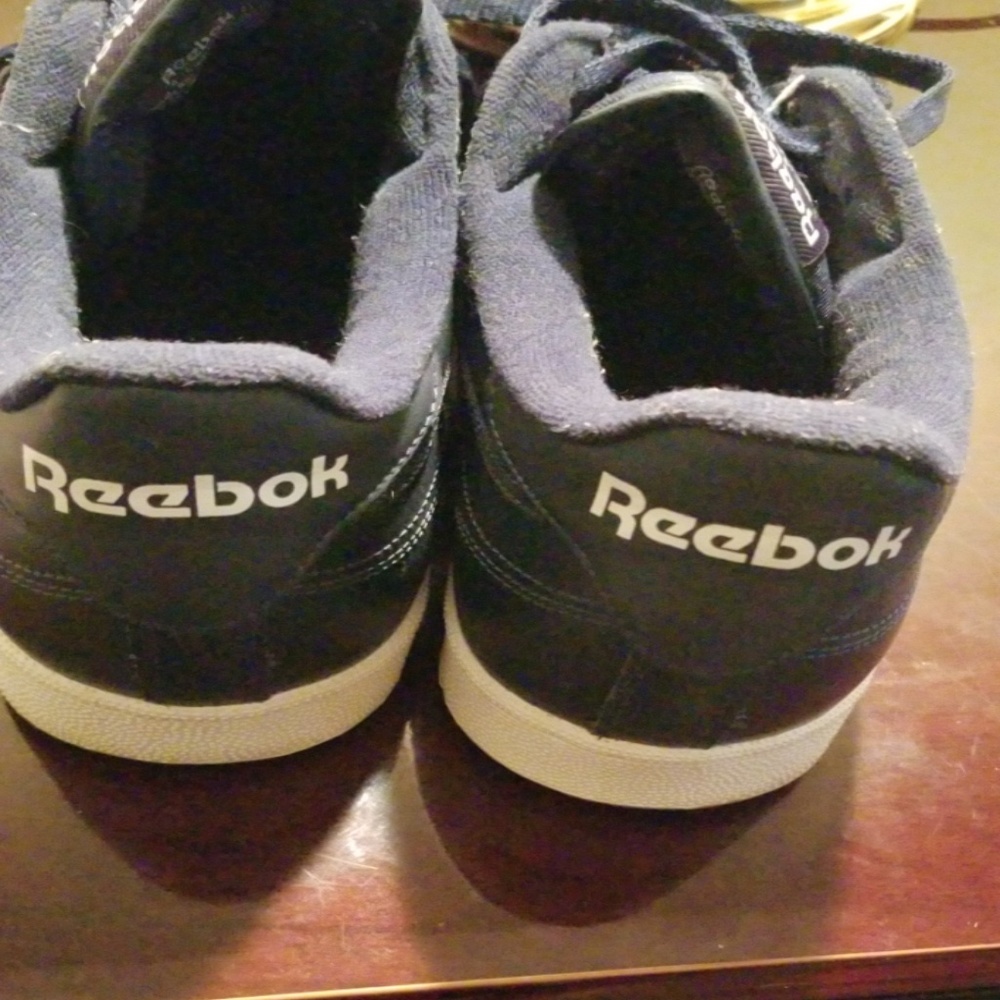Navy Blue Classic Reebok - Picture 3 of 6
